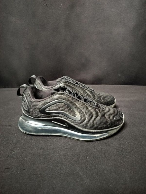 Photo 1 of KIDS NIKE AIR MAX 720 SIZE 3.5