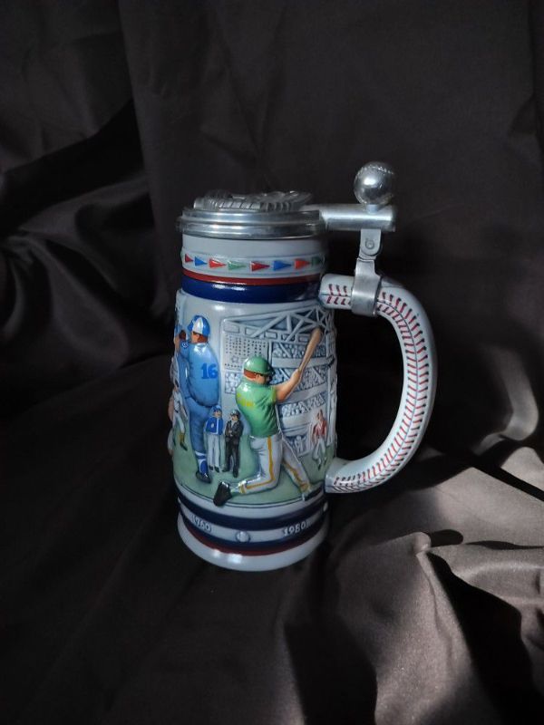 Photo 2 of VINTAGE AVON 1984 TRIBUTE TO BASEBALL BEER STEIN