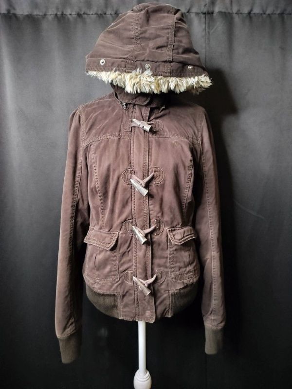 Photo 1 of GIRLS ABERCROMBIE AND FITCH REMOVABLE HOOD WINTER JACKET SIZE M