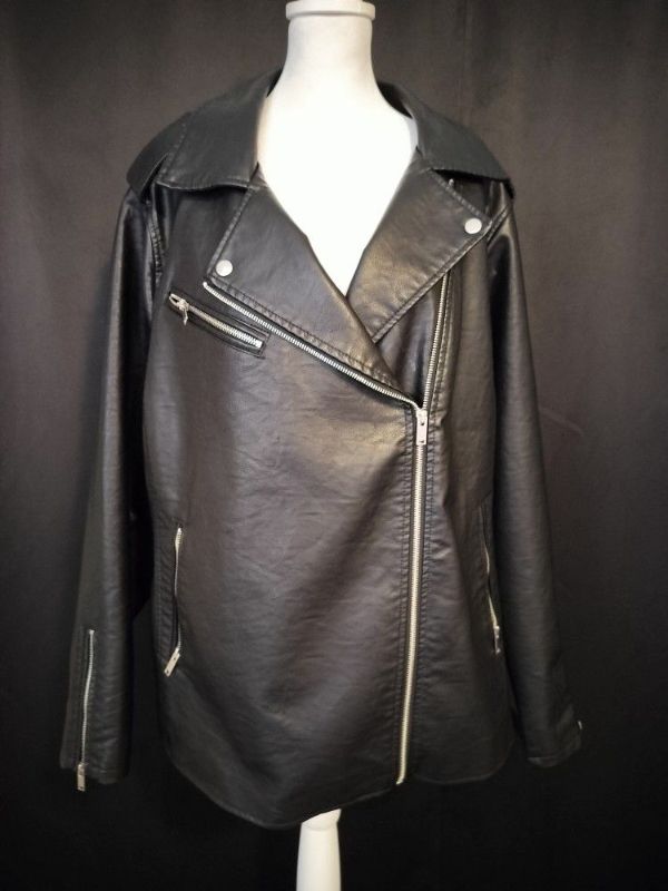 Photo 1 of WOMENS LANE BRYANT LEATHER BIKER JACKET SIZE 22/24