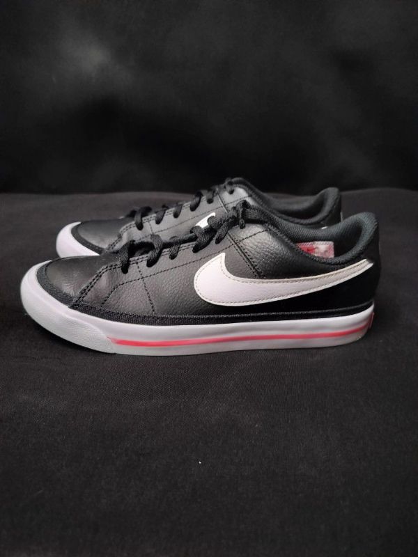 Photo 1 of BOYS NIKE COURT LEGACY SIZE 4Y