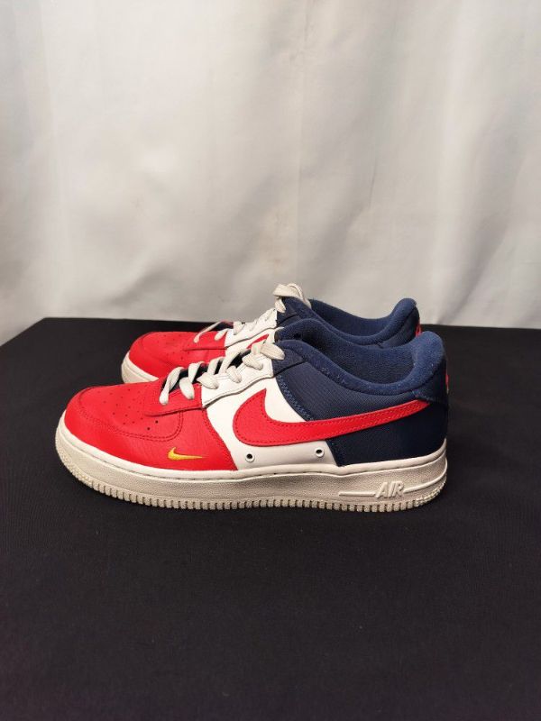 Photo 1 of WOMENS NIKE AIR FORCE ONES AMERICAN FLAG SIZE 5