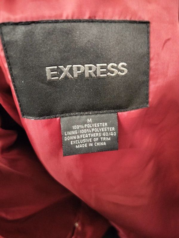 Photo 4 of MENS EXPRESS PUFFER JACKET SIZE MEDIUM