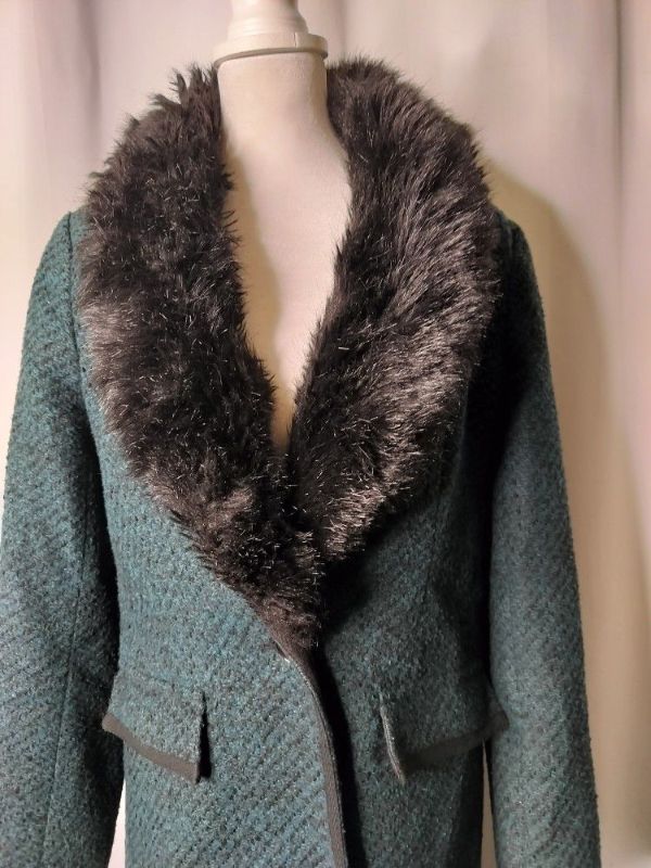 Photo 2 of WOMENS BANANA REPUBLIC PEA COAT WITH FAUX FUR COLLAR MADE OF ITALIAN FABRIC SIZE XS