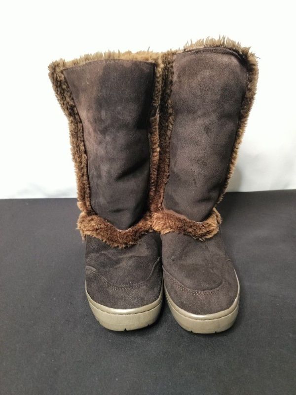 Photo 2 of WOMENS STYLE AND COMPANY WITTY WINTER DARK COLORED FUR BOOTS SIZE 7