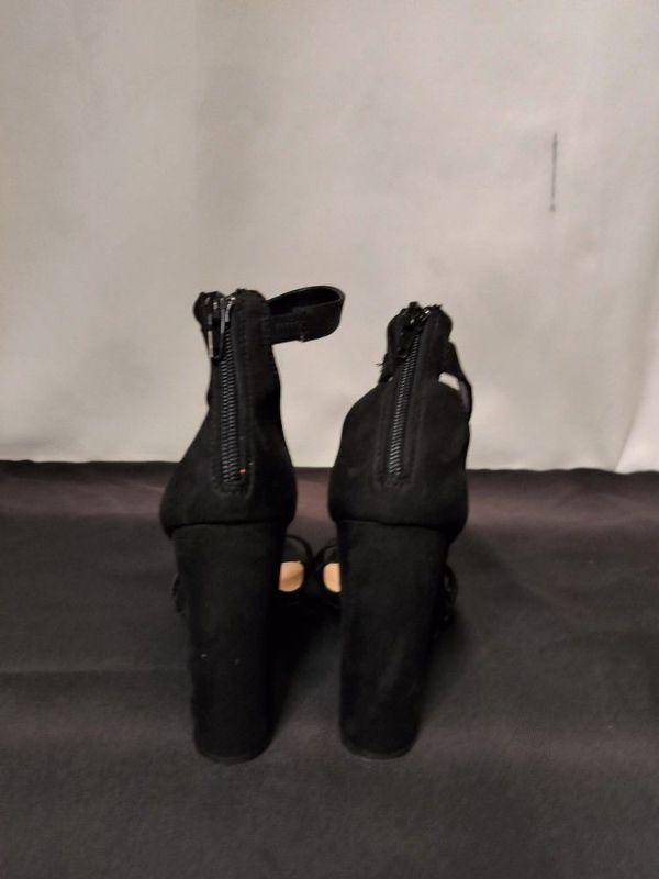 Photo 3 of WOMENS WINDSOR HANNAH BLOCK HEELS SIZE 7