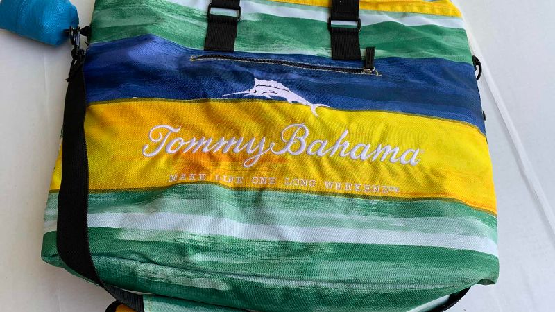 Photo 1 of TOMMY BAHAMA INSULATED PICNIC BAG