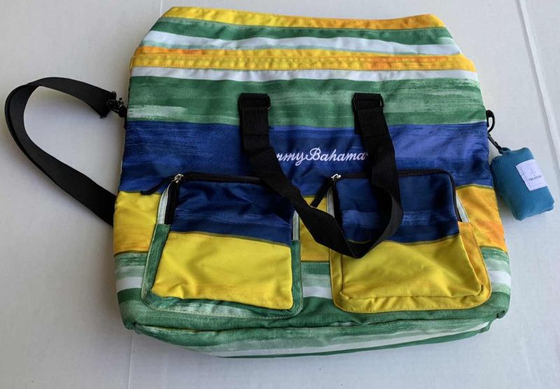 Photo 3 of TOMMY BAHAMA INSULATED PICNIC BAG