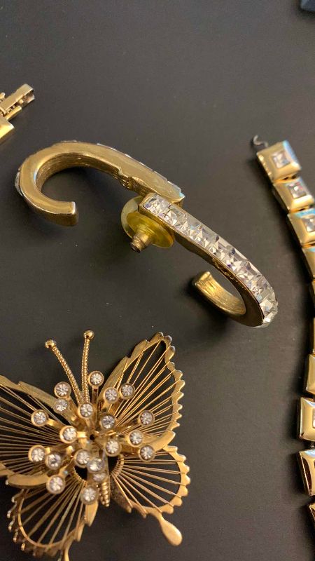Photo 1 of NECKLACE AND JEWELRY PIECES
