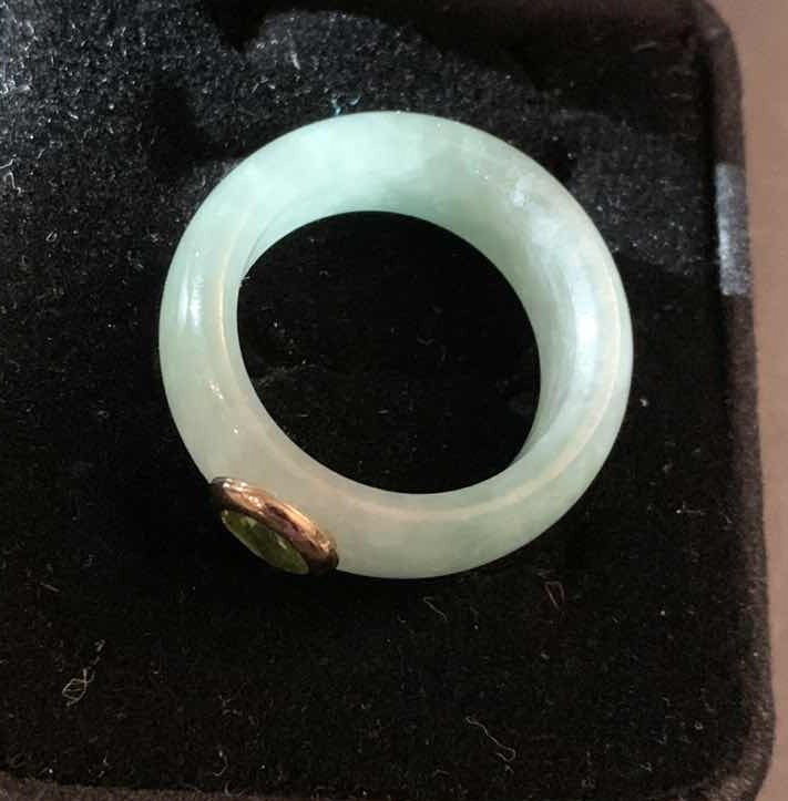 Photo 1 of VINTAGE JADE AND PERIDOT 14K YELLOW GOLD RING $800