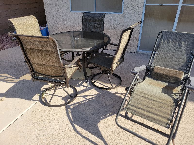 Photo 2 of STYLE WELL OUTDOOR PATIO SET WITH EXTRA RECLINER