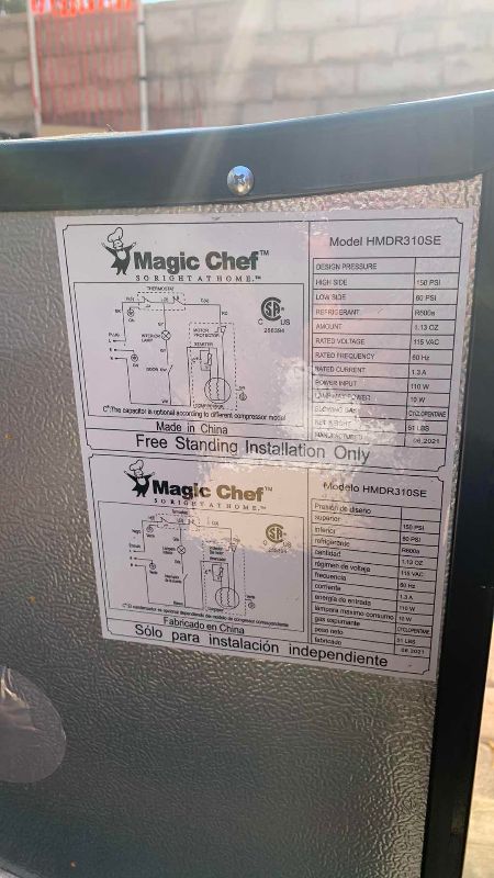 Photo 2 of MAGIC CHEF REFRIGERATOR/FREEZER MODEL HMDR31OSE