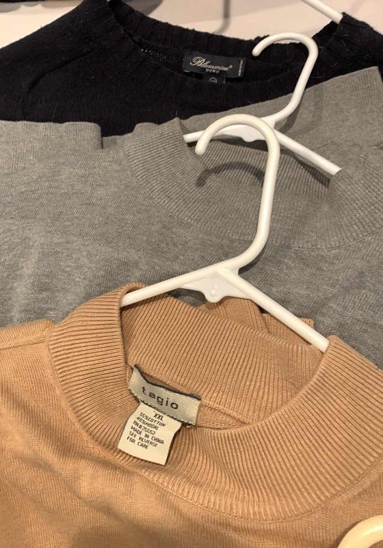 Photo 1 of MENS SWEATERS SIZE XL