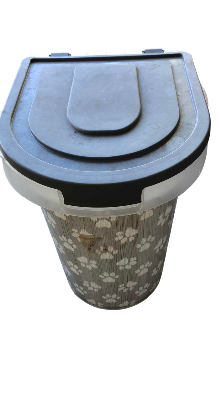 Photo 1 of 26 POUND PET FOOD STORAGE
