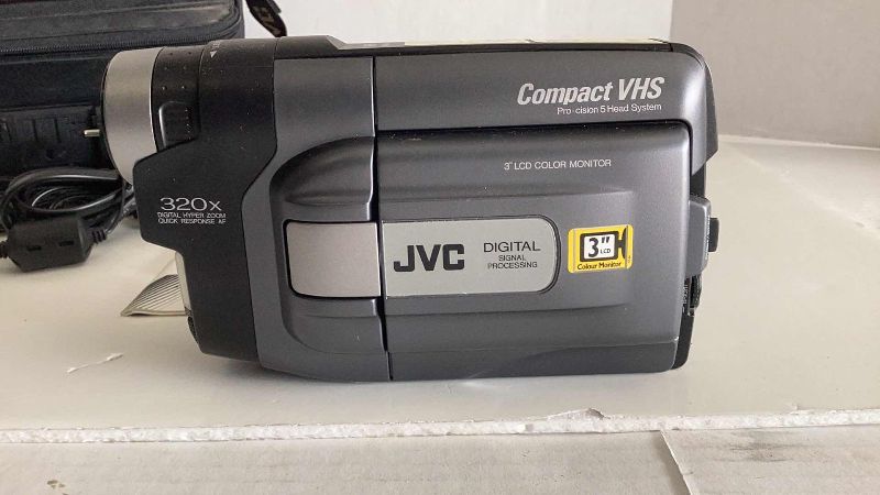Photo 2 of JVC VHS CAMCORDER GR-AXM510