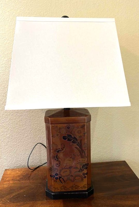 Photo 1 of VINTAGE "BROWN W LEAVES" CERAMIC TABLE LAMP W SHADE H29”