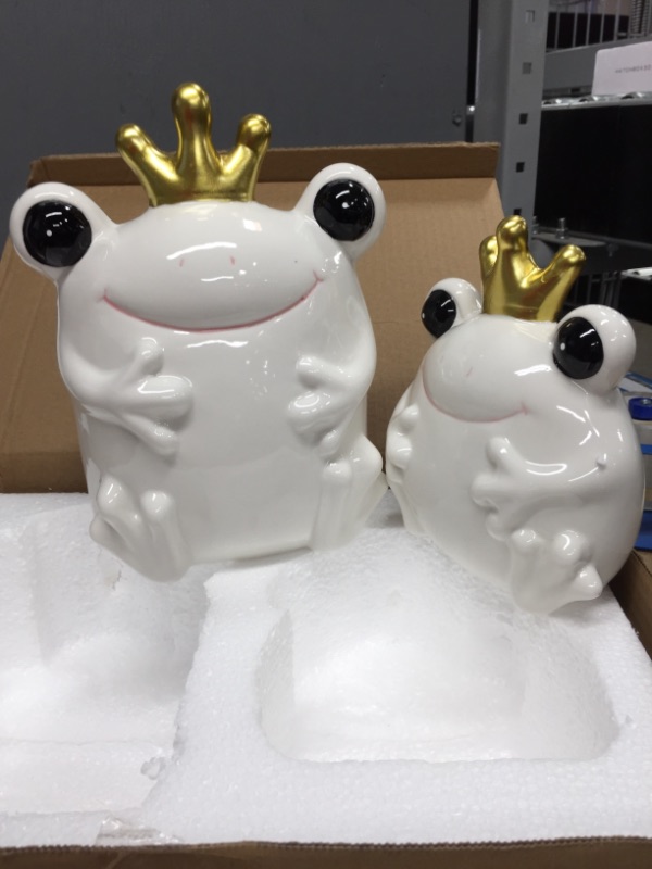 Photo 2 of 2Pcs Frog Decor Ceramic Statue, Cute Frogs Figurine Set with LED, Bedroom Furniture Desktop Mantel Festival Decor(White)
