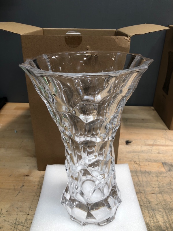 Photo 2 of 

Roll over image to zoom in



NC Flower Vase, 11" H x 6.8" W, Ice Cubes Shape Thickened Crystal Glass vase for Home Decor, Wedding or Gift, 1 Piece