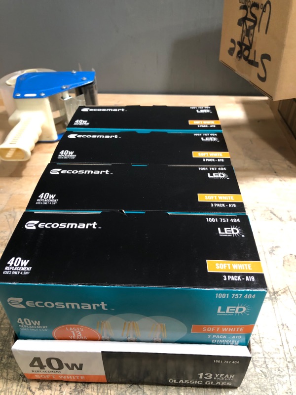 Photo 3 of 4 Pack
EcoSmart
40-Watt Equivalent Soft White A19 Dimmable Clear Glass Filament Vintage Edison Decorative LED Light Bulb (3-Pack)