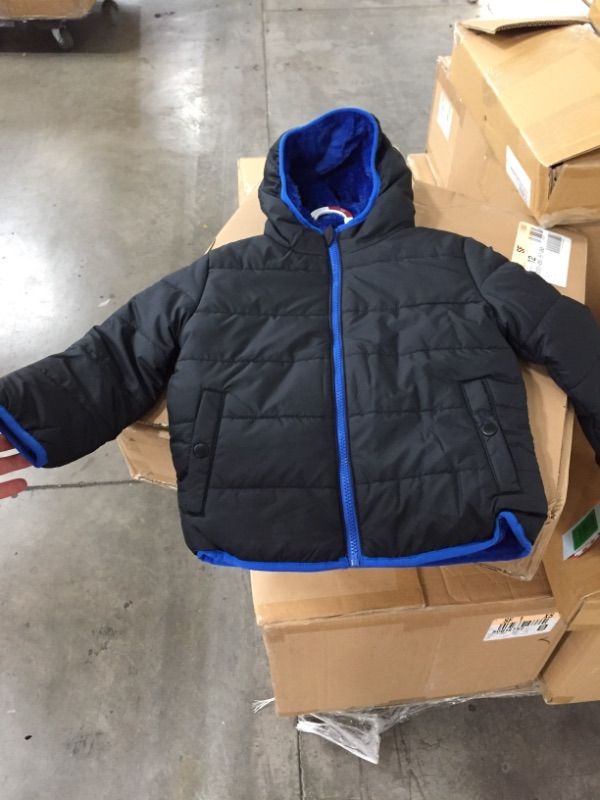 Photo 2 of Boys' Reversible Puffer Jacket - Cat & Jack™
SIZE XS(4/5)