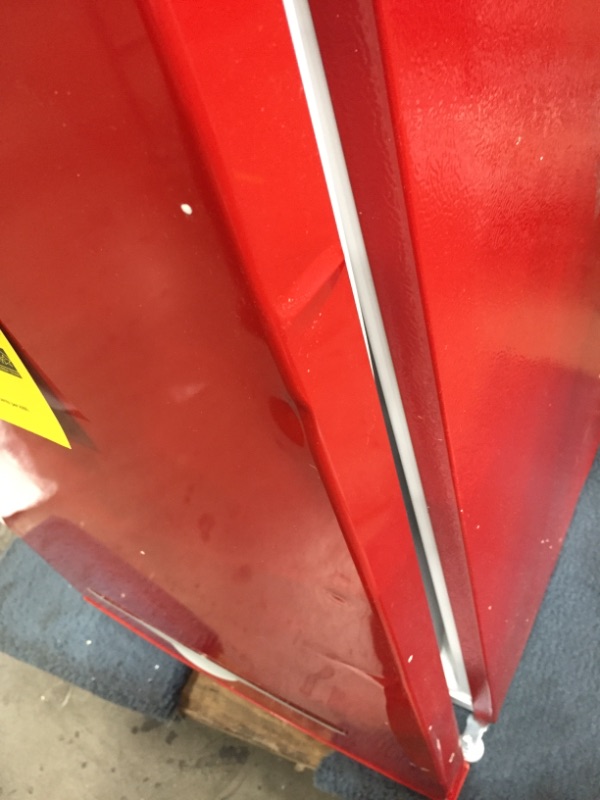 Photo 4 of (BROKEN DOOR JOINT; MULTIPLE DENTS; DAMAGED DOOR)
Frigidaire 3.2 Cu. Ft. Retro Compact Refrigerator with Side Bottle Opener EFR376, Red