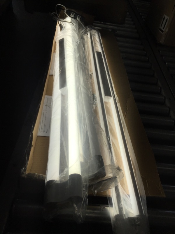 Photo 1 of BBOUNDER 4 Pack Linkable LED Utility Shop Light, 4 FT, 4000 LM, 48 Inch Integrated Fixture for Garage, 40W Equivalent 250W, 5000K Daylight, Surface + Suspension Mount, White
