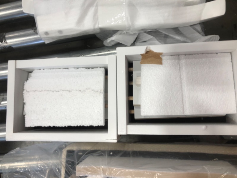 Photo 7 of (MULTIPLE DAMAGES)
Roundhill Furniture Ashley Wood Make-Up Vanity Table and Stool Set, White