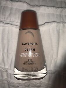 Photo 1 of Covergirl Clean Normal Skin Liquid Foundation #130 Classic Beige - 2 PACK
