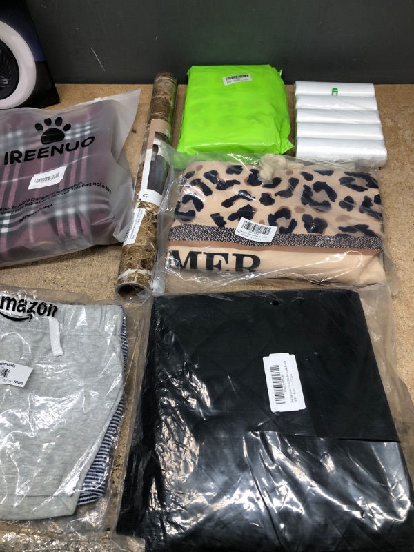 Photo 2 of 10 PCS RANDOM BUNDLE INCLUDES BAGS, A FAN, CLOTHES, AND PARTY ACCESSORIES 