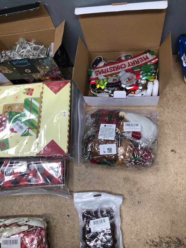 Photo 1 of 10PCS HOLIDAY BUNDLE