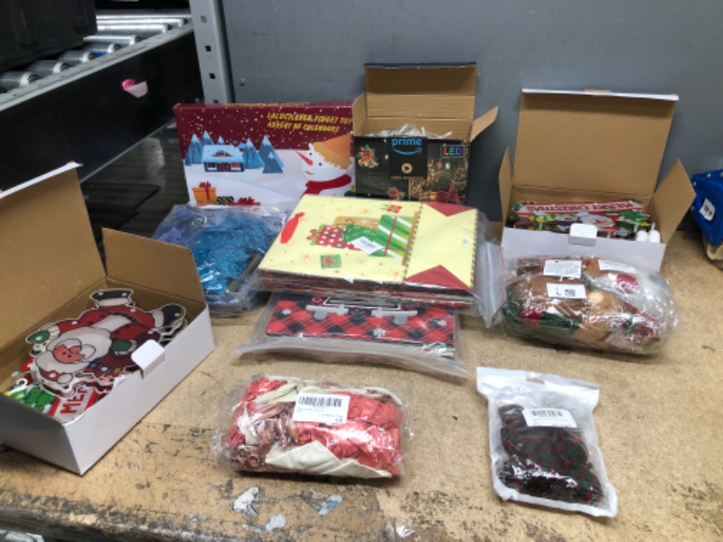 Photo 1 of 10PCS HOLIDAY BUNDLE