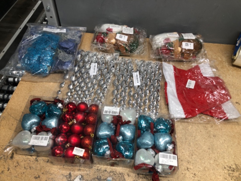 Photo 1 of 10PCS CHRISTMAS BUNDLE