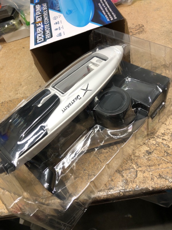 Photo 1 of Double Jet Pump RC Boat, Built-in Propeller Remote Control Boat for Pools and Lakes, 20+ km/h Fast RC Boats for Kids 8-12, 2.4GHz RC Jet Boat with 2 Modular Rechargeable Batteries and LED Lights white