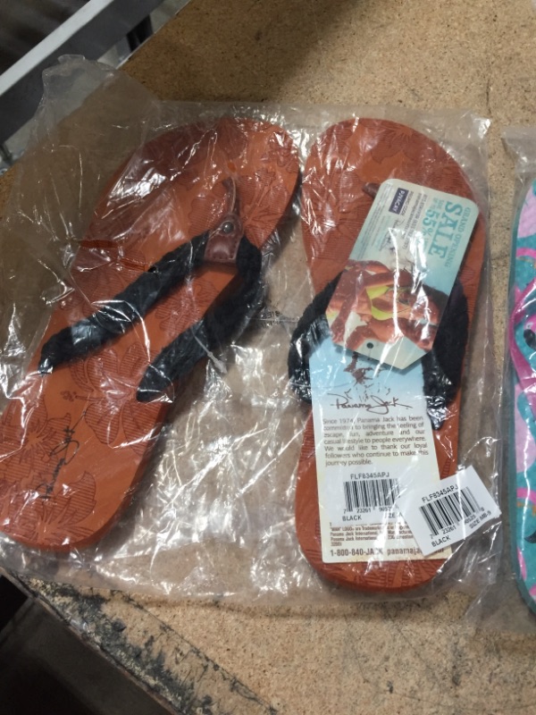 Photo 12 of ***non-refundable***
assorted goods
medium green long sleeve, flip flops size 9/10 & 8/9, baby moccasins 1.5 size, core 10 size m, scarf with pocket, girl outfit size 4/5t, gloves , face mask