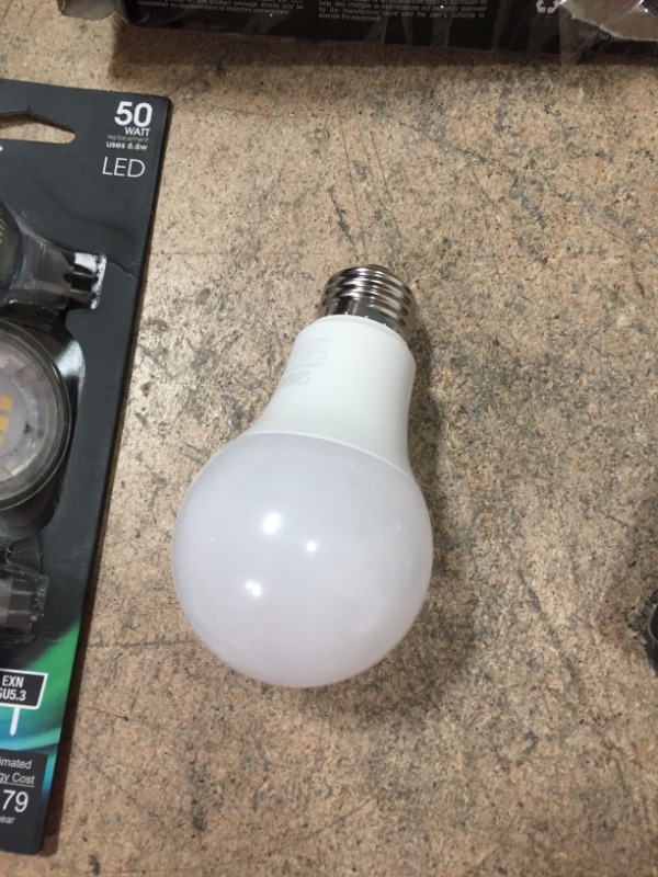 Photo 7 of ****non-refundable***
bag of LED bulbs