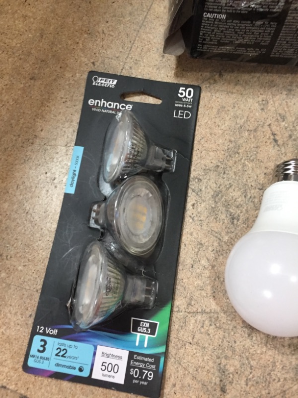 Photo 6 of ****non-refundable***
bag of LED bulbs