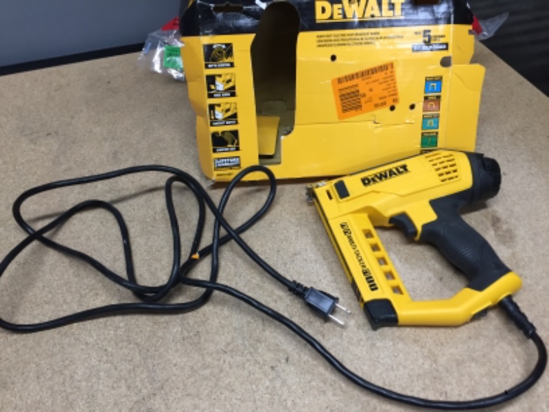 Photo 3 of (DOES NOT FUNCTION) "DeWALT DWHT75021 Heavy Duty Electric 5 in 1 Multi-Tracker"
