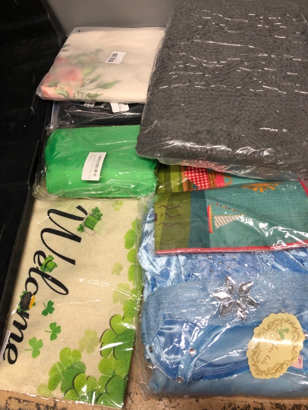 Photo 1 of **NOT REFUNDABLE** BUNDLE OF ASSORTED ITEMS ( DRESS SIZE-6/7) HOLIDAY AND HOUSE ITEMS 