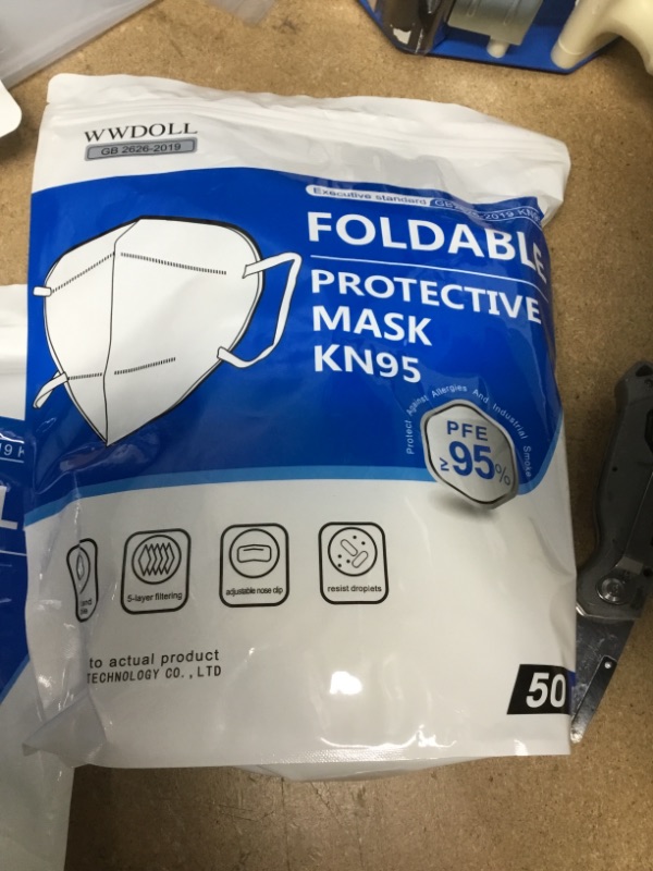 Photo 2 of KN95 Face Mask 50 Pack, WWDOLL KN95 Masks 5-Layer Breathable Mask with Elastic Earloop and Nose Bridge Clip, Dispoasable Respirator Protection Against PM2.5 White
