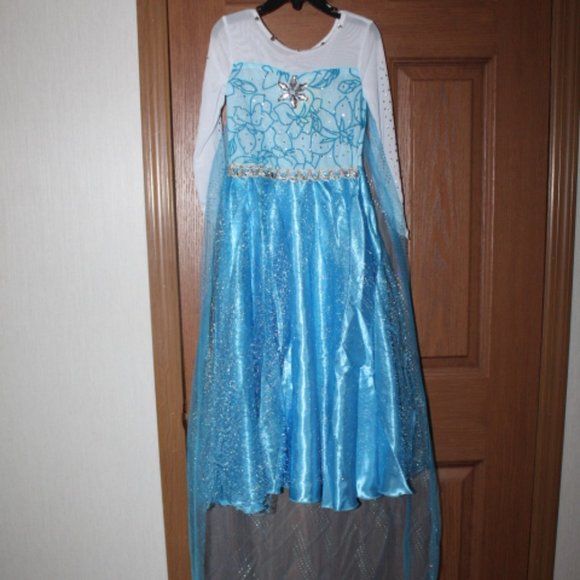 Photo 1 of  Frozen 2 Queen Elsa Deluxe Costume
2 pack **ages 4-5**