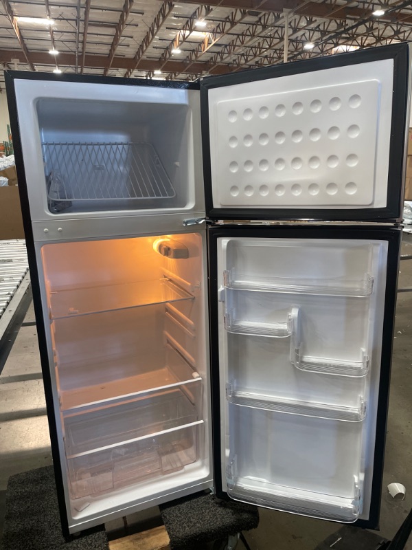 Photo 3 of ***PARTS ONLY*** Frigidaire EFR751, 2 Door Apartment Size Refrigerator with Freezer, 7.2 cu ft, Platinum Series, Stainless Steel, 7.5
