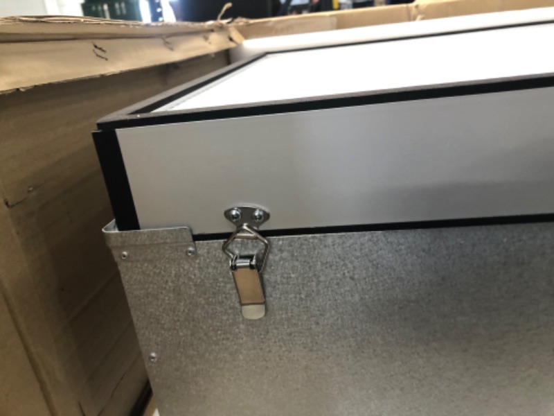 Photo 4 of DAMAGE Laminar Flow Hood FFU Fan Filter Unit with HEPA H14 Filter Cleanliness Class 100 /ISO 5 Dust Free Machine for Laboratory Cleanroom, 46.2 x 22.6 Inch 
**LATCHES DAMAGED**