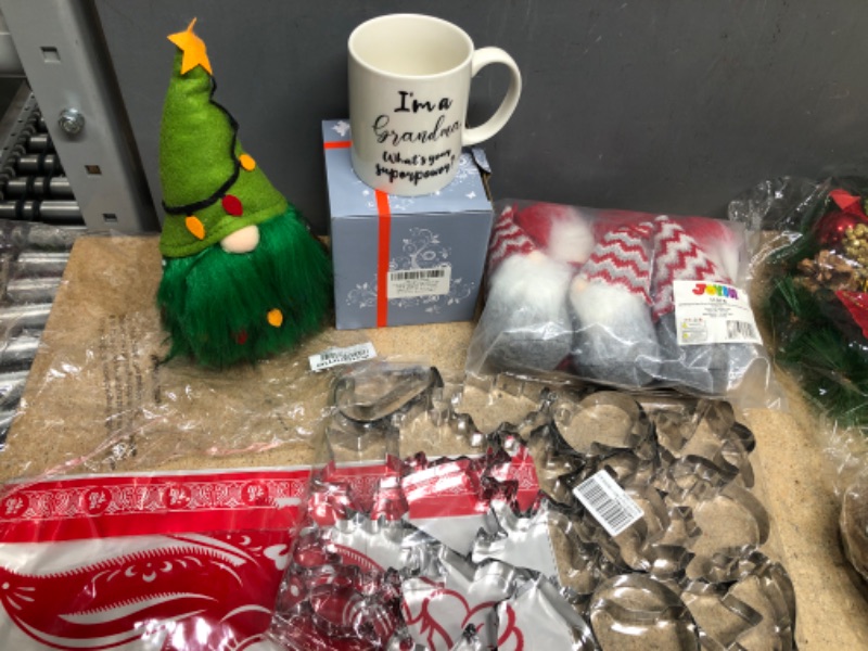 Photo 14 of 10 PCS CHRISTMAS BUNDLE