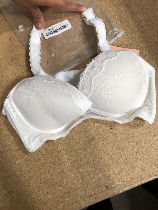 Photo 1 of Eve's temptation  size 34B white bra
