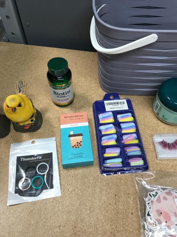 Photo 3 of ***NON-REFUNDABLE***
HOUSEHOLD BUNDLE
PLASTIC CONTAINER, BIOTIN,TATOO LIPSTICK,SCALP SCRUB,COLERUL FAKE NAILS,EYELASH, 4 PACK SILICONE RINGS, SKATE BOARD STICKERS,2 PACK JEWLERY WIRE,MUG,FACE MASK,ROBIN DECORATIONS, MAKE UP BRUSH CLEANER