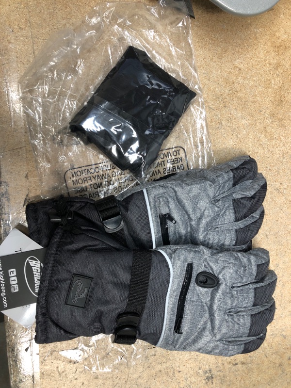 Photo 2 of HighLoong Men Ski Snowboard Gloves with Waterproof and Thinsulate size large 