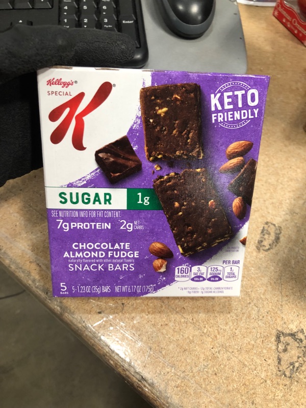 Photo 2 of *EXPIRES May 2022, NON REFUNDABLE* 
Kellogg's Special K Snack Bars, Keto Friendly, 7g Protein, 1g Sugar, 2 Net Carbs Per Bar, Chocolate Almond Fudge, 6.17oz Box (5 Bars)
