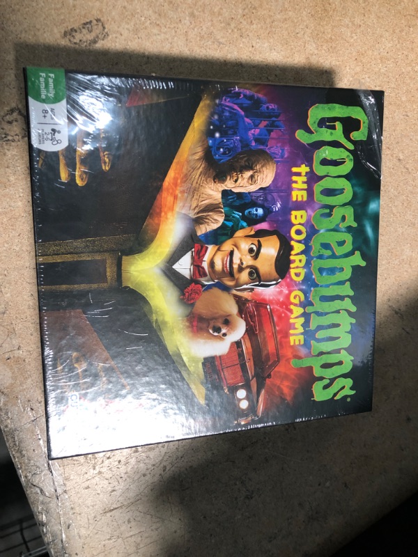 Photo 1 of Goosebumps Movie Game - Thrilling Family Board Game - Battle Each Other In A Frantic Race To The Typewriter/End (Ages 8+)
