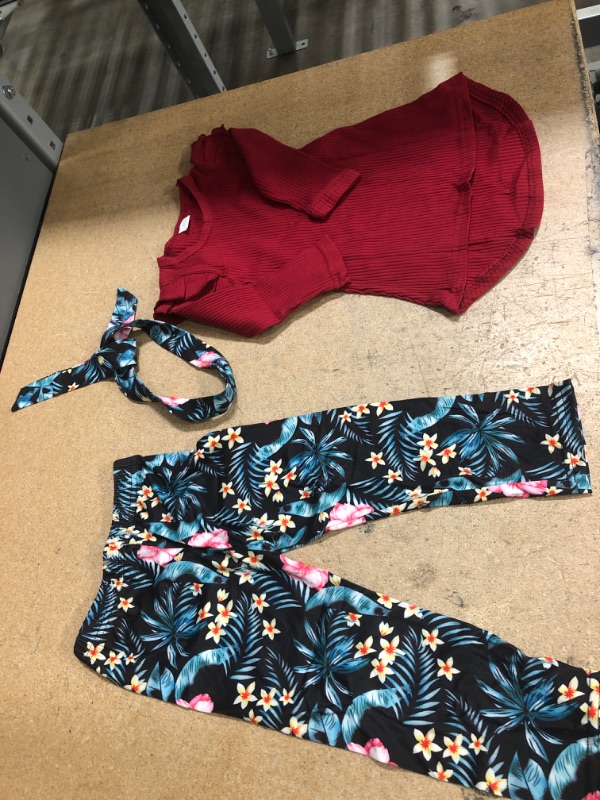 Photo 1 of BABY CLOTHES SET OF MAROON LONG SLEEVE TOP AND HAWAIIAN PANT WITH HEAD BAND
SIZE: 100 