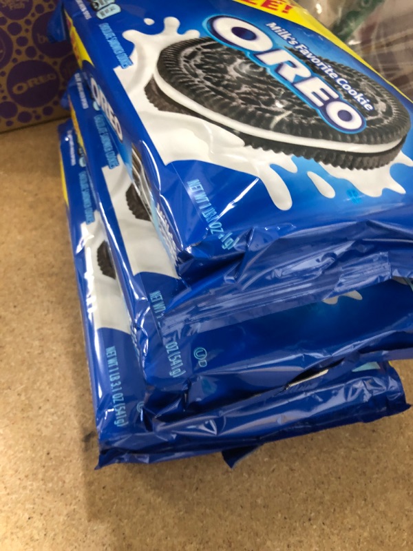 Photo 2 of *** Expires June 3 2022*** NO returns** No Refunds*** Oreo Chocolate Sandwich Cookies, Family Size, 19.1 Ounce 3 Pack 
 